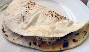 子彈捲餅 (Baleadas)